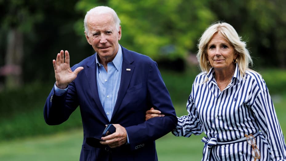 Biden And First Lady Earned $579,514 In 2022, Tax Filing Shows