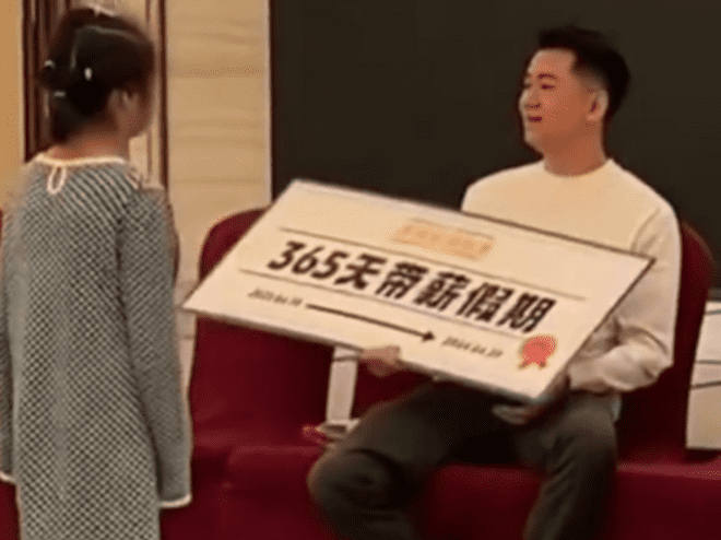 Chinese man wins 365 days paid leaves; Internet jealous